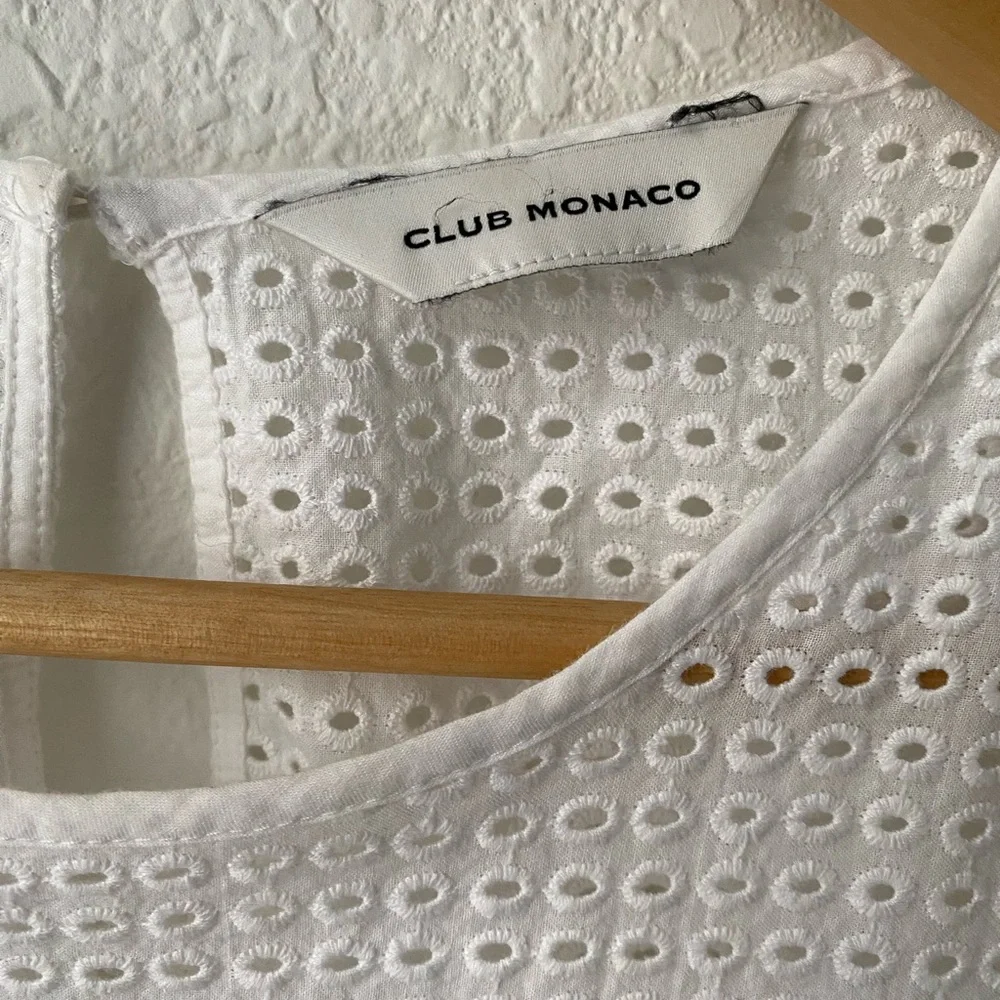 Club Monaco Colinee Eyelet Top Size Small - Picture 4 of 9